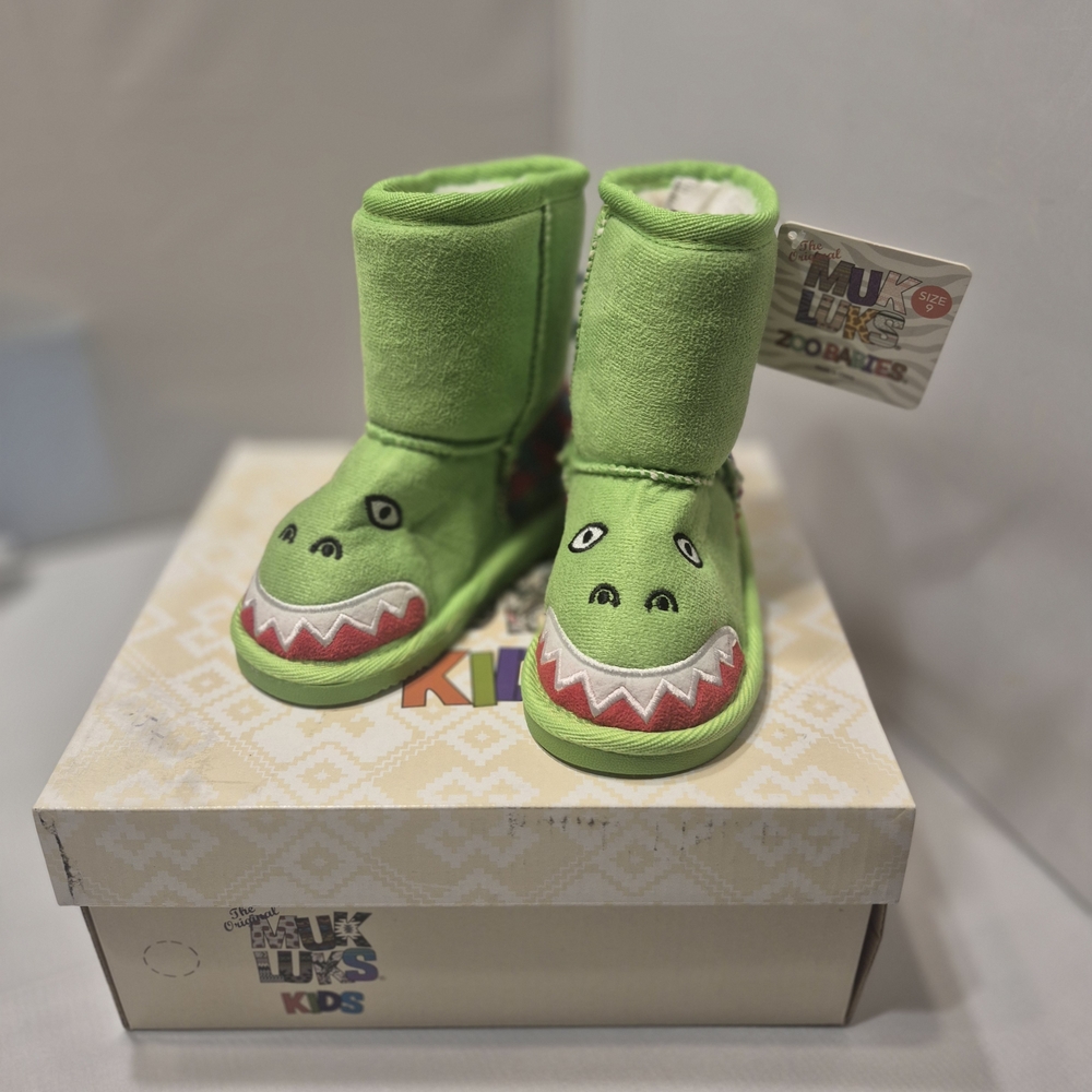 *NWT* MUK LUKS Boots Zoo Toddler Green Dinosaur - Unisex - Size 9 Super Cute.